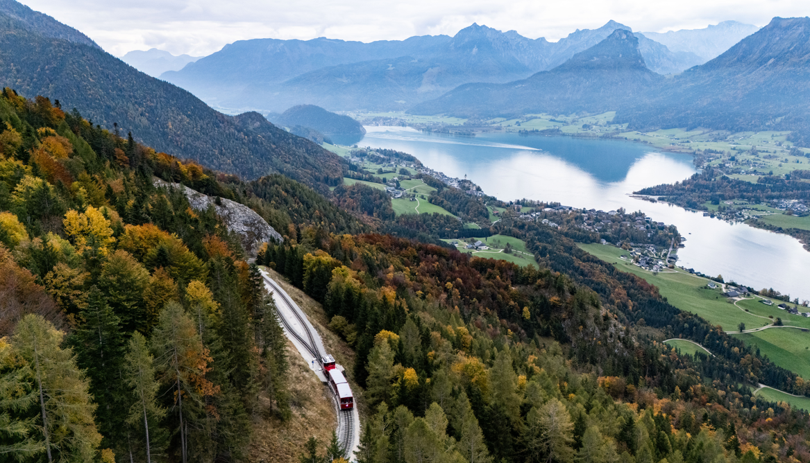 Die SchafbergBahn am Weg zum Gipfel