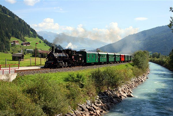 Romantische Fahrt mit der Pinzgauer Lokahlbahn