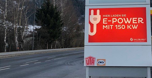 Seit Dezember ist die neue Schnell-Ladestation im Pinzgau in Betrieb.