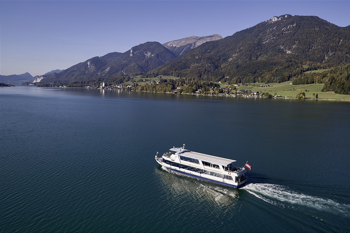 An Bord der WolfgangseeSchifffahrt rückt das Salzkammergut ganz nahe
